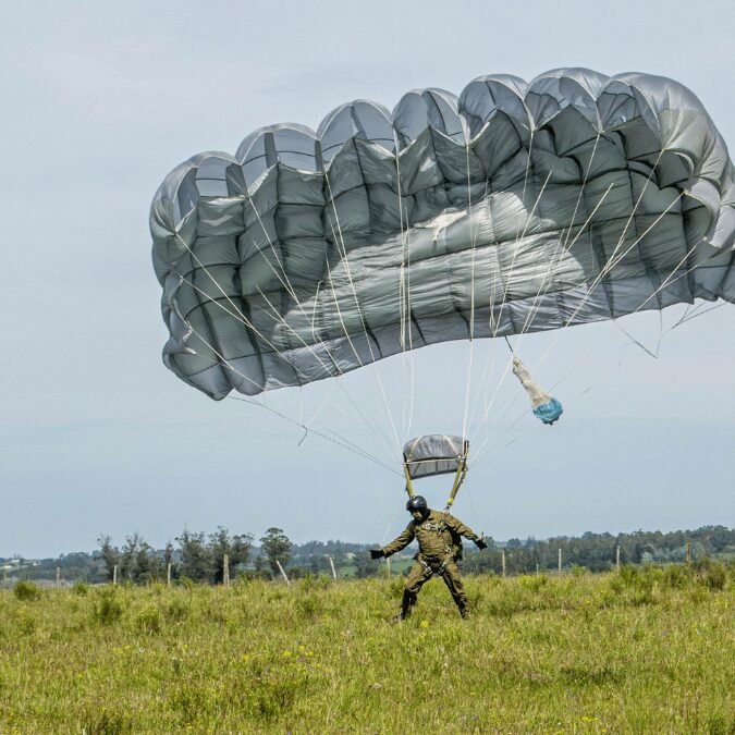Questa immagine rappresenta chi sono dopo aver terminato un lancio con il paracute